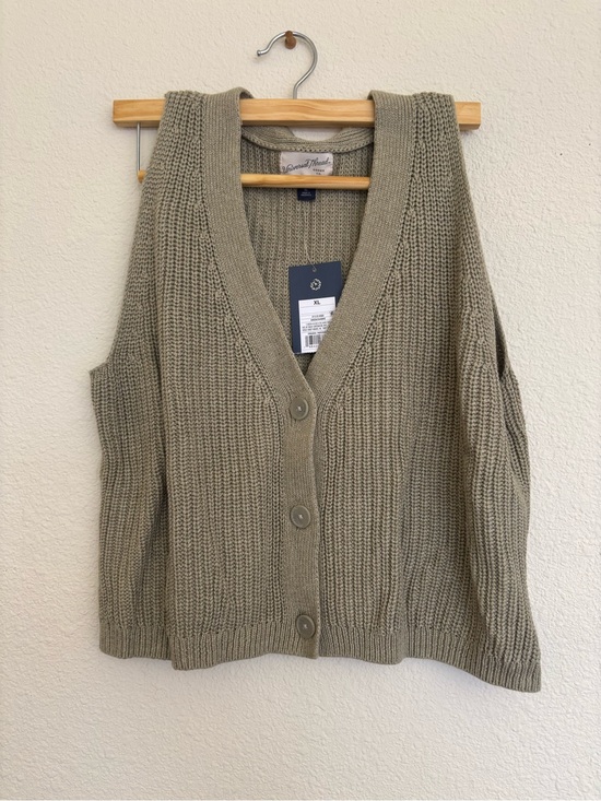 Universal Thread Tops - Universal Thread Olive Green Chunky V-Neck Button Front Sweater Vest